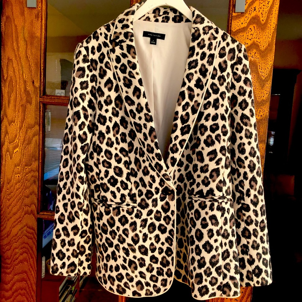 Super Chic Ann Taylor Leopard Blazer